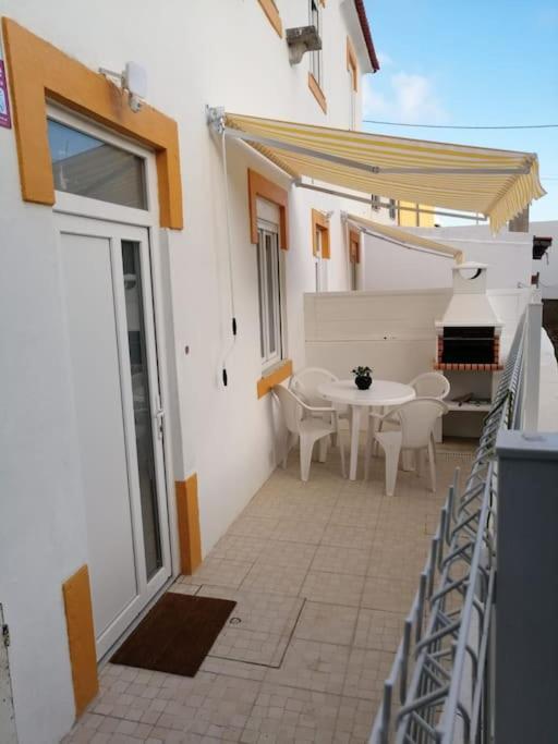 Casa Da Praia Da Poca - Apartamento Tulipa Ештуріл Екстер'єр фото